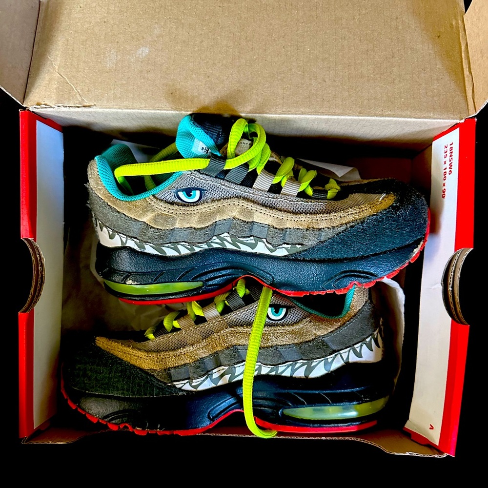 Boys Nike air max 95 Monster - good condition